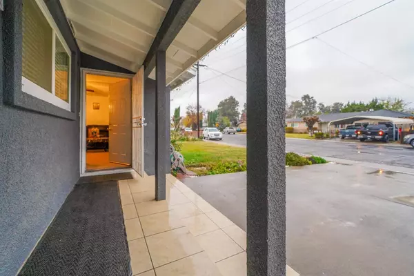 Modesto, CA 95351,912 Houser LN