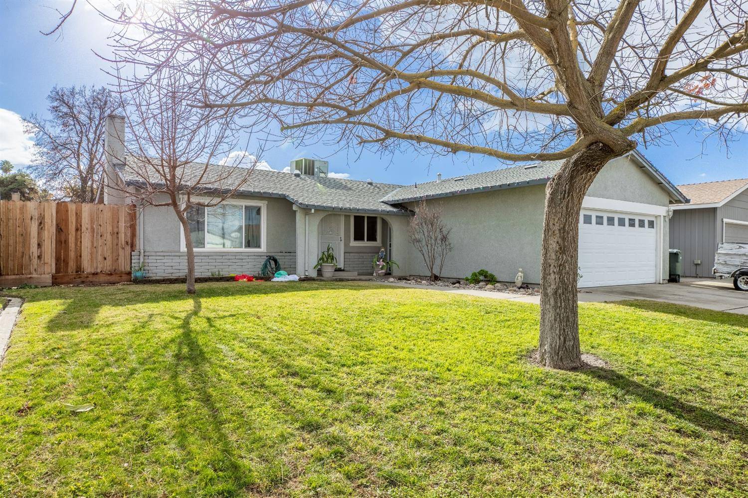 2712 Oasis AVE, Ceres, CA 95307