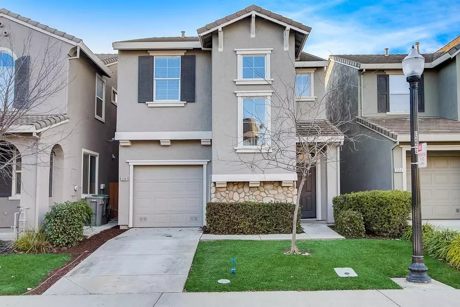 2564 Huckleberry CIR, West Sacramento, CA 95691