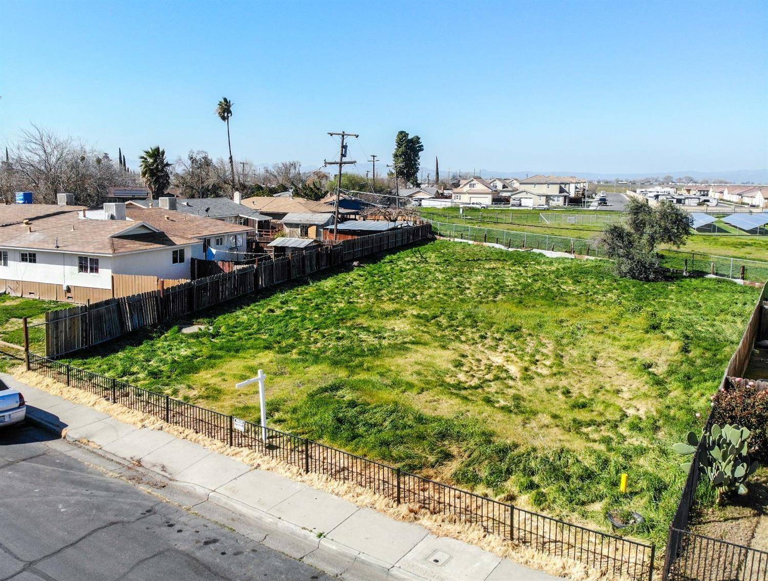 Los Banos, CA 93635,721 Iowa AVE