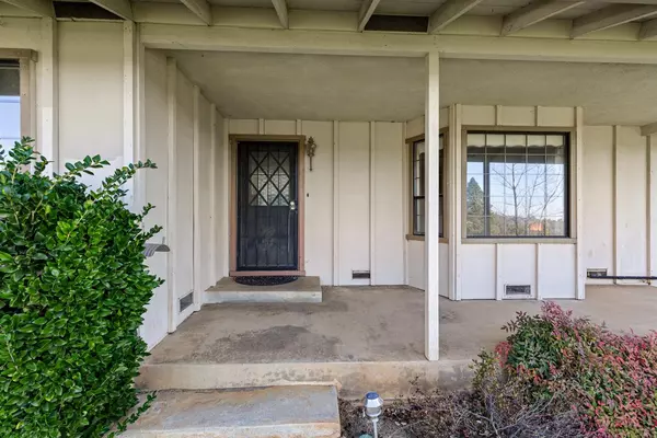 Loomis, CA 95650,9711 Magellan DR