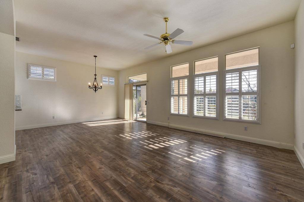 Roseville, CA 95747,5232 Campcreek LOOP