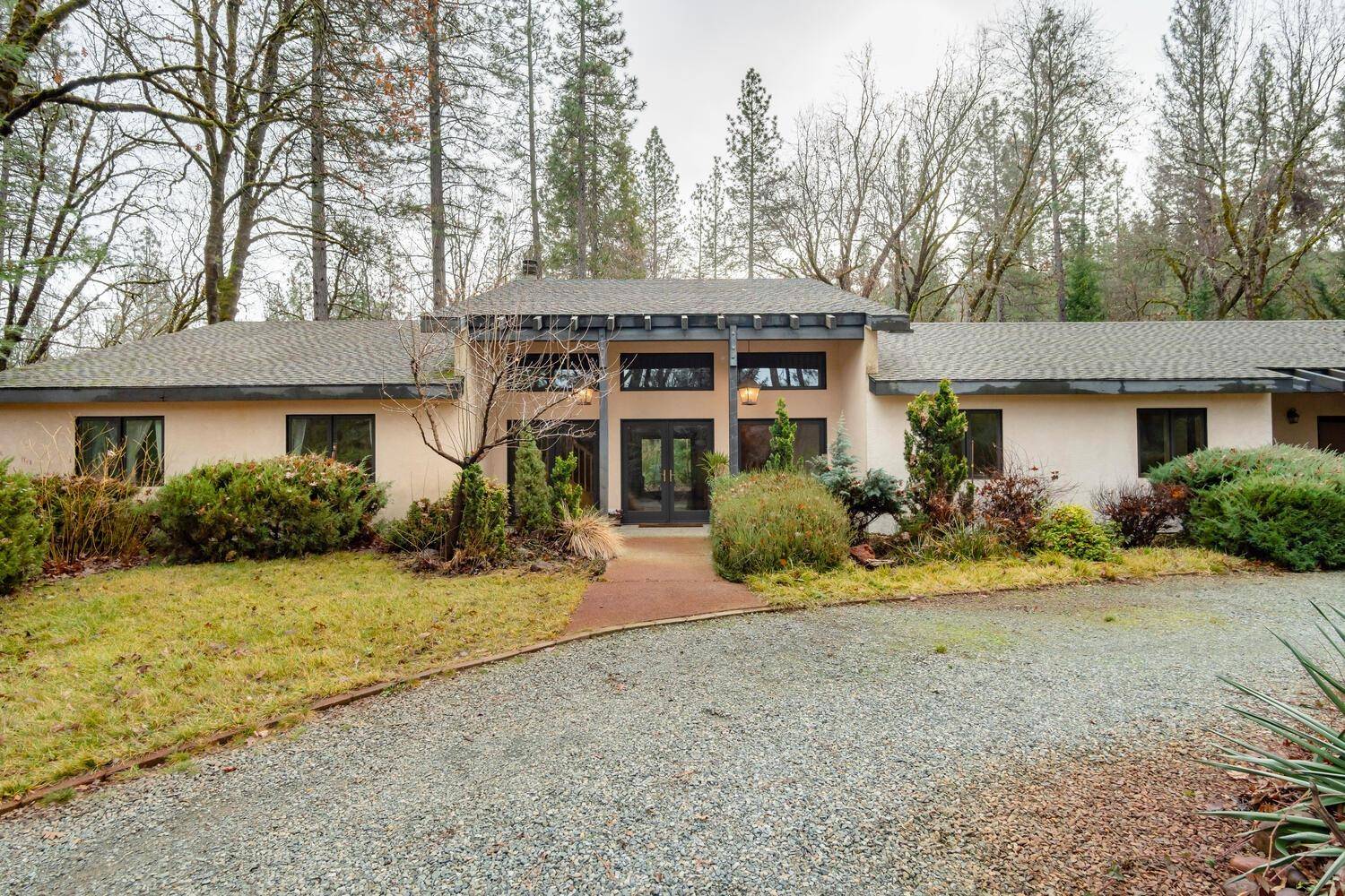 13287 Capitol DR, Grass Valley, CA 95945