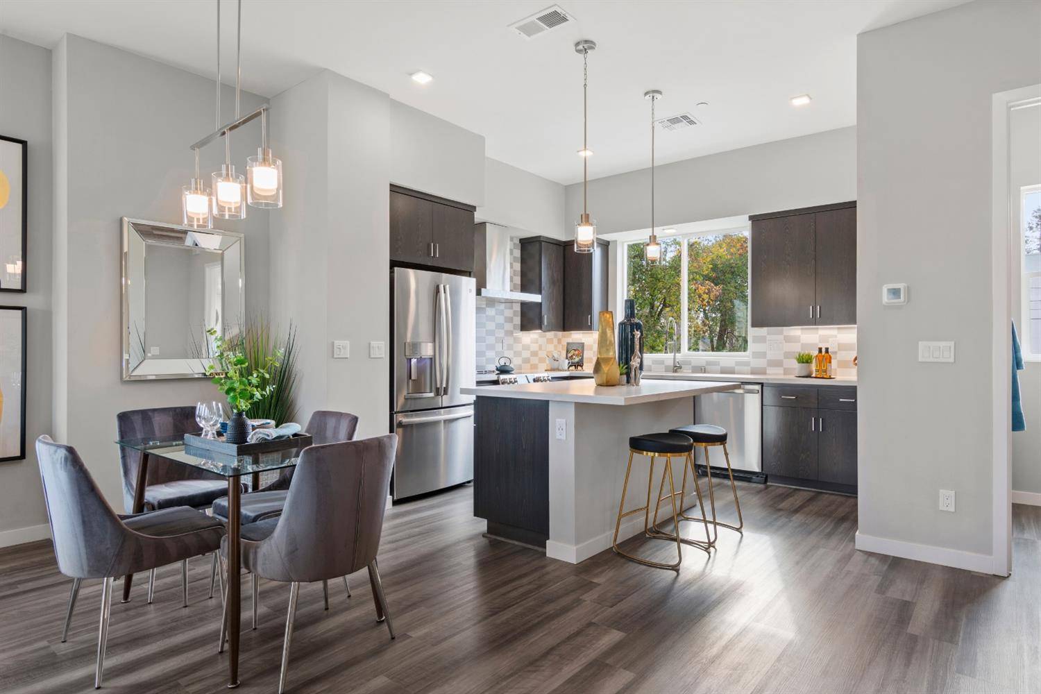 5 Icon WALK, Sacramento, CA 95814