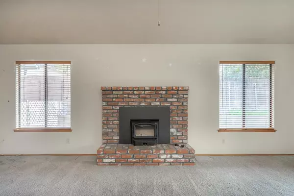 Lincoln, CA 95648,555 R ST