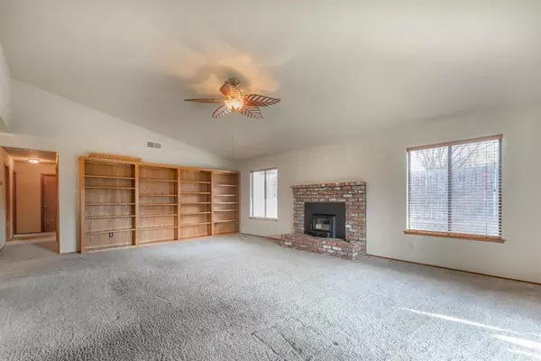 Lincoln, CA 95648,555 R ST