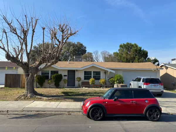 Los Banos, CA 93635,1529 Cypress PL