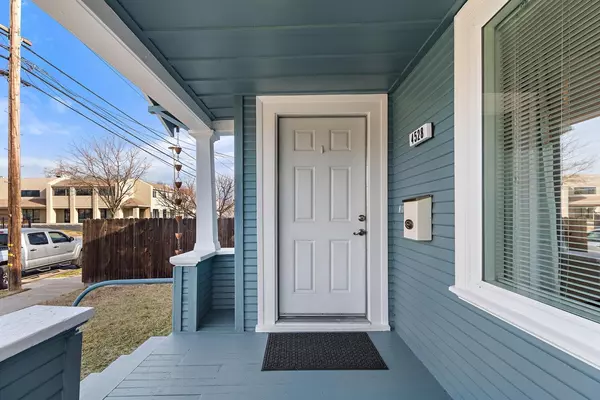 Sacramento, CA 95820,4528 9th AVE