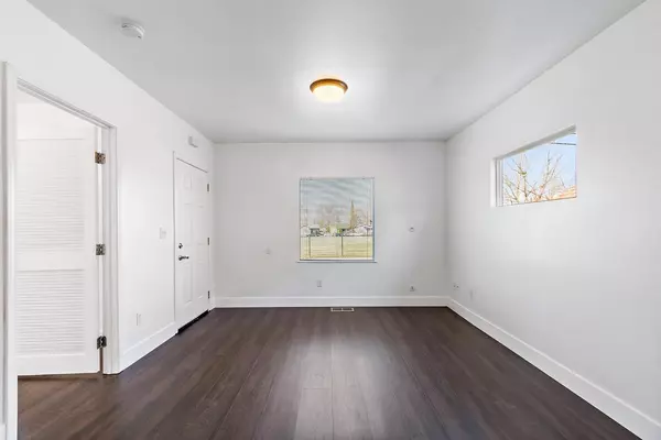 Sacramento, CA 95820,4528 9th AVE