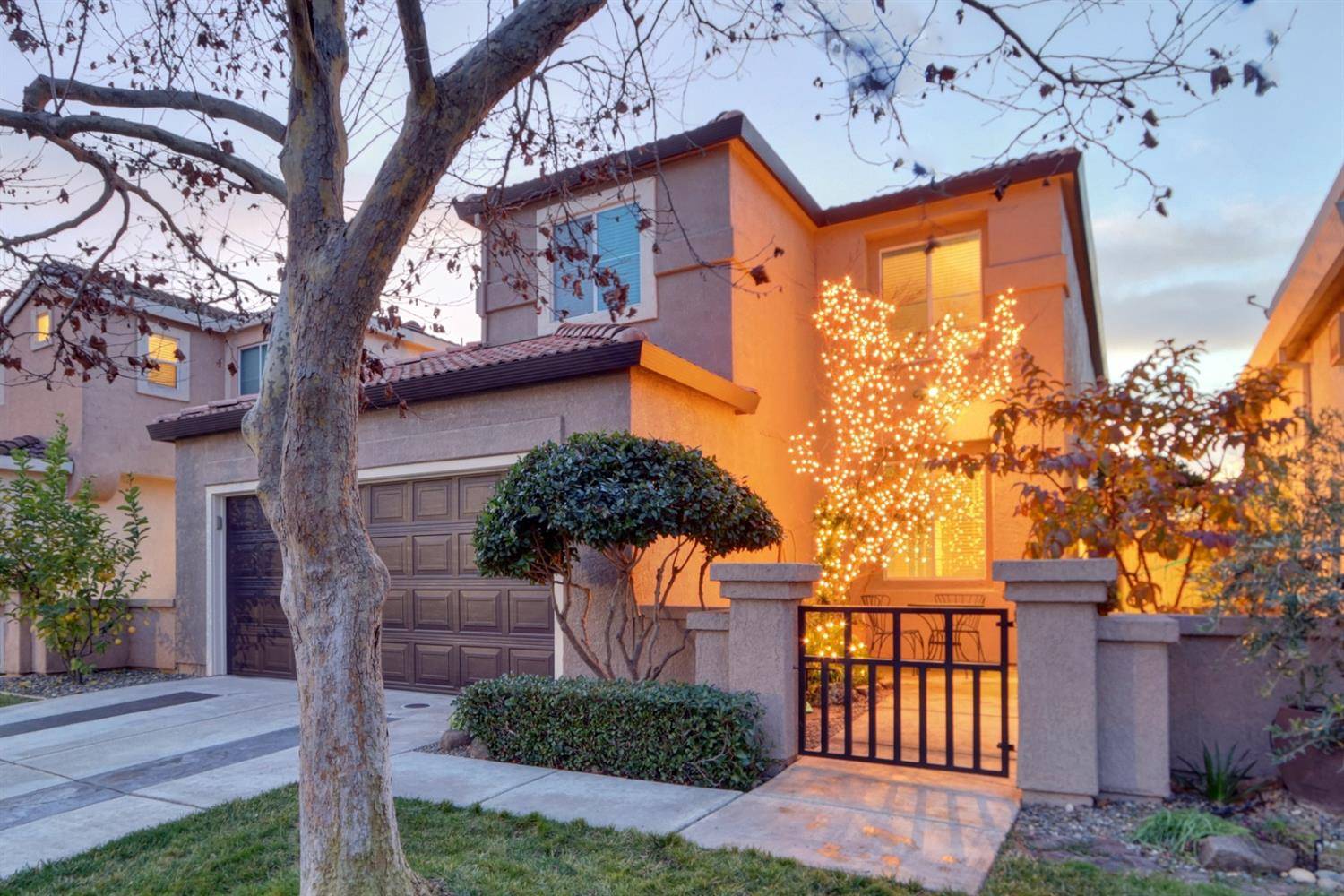 9118 Trumbauer WAY, Elk Grove, CA 95758
