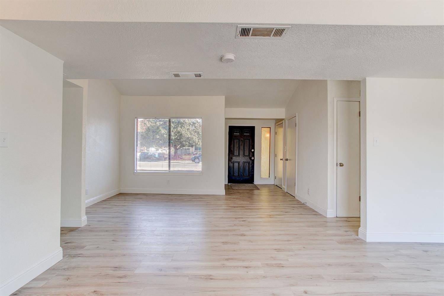 Stockton, CA 95210,8153 Moulin CT