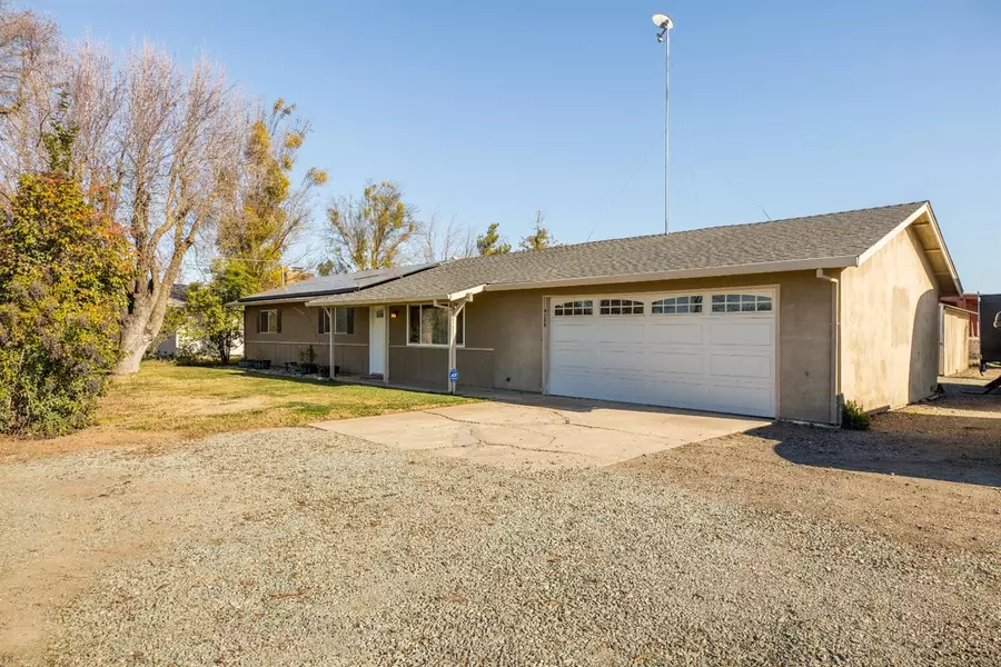 4188 S Escalon Bellota RD, Farmington, CA 95230