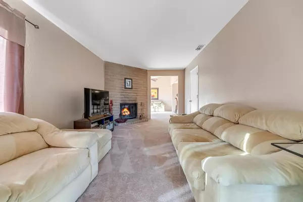 Sacramento, CA 95828,6680 Camp Verde WAY