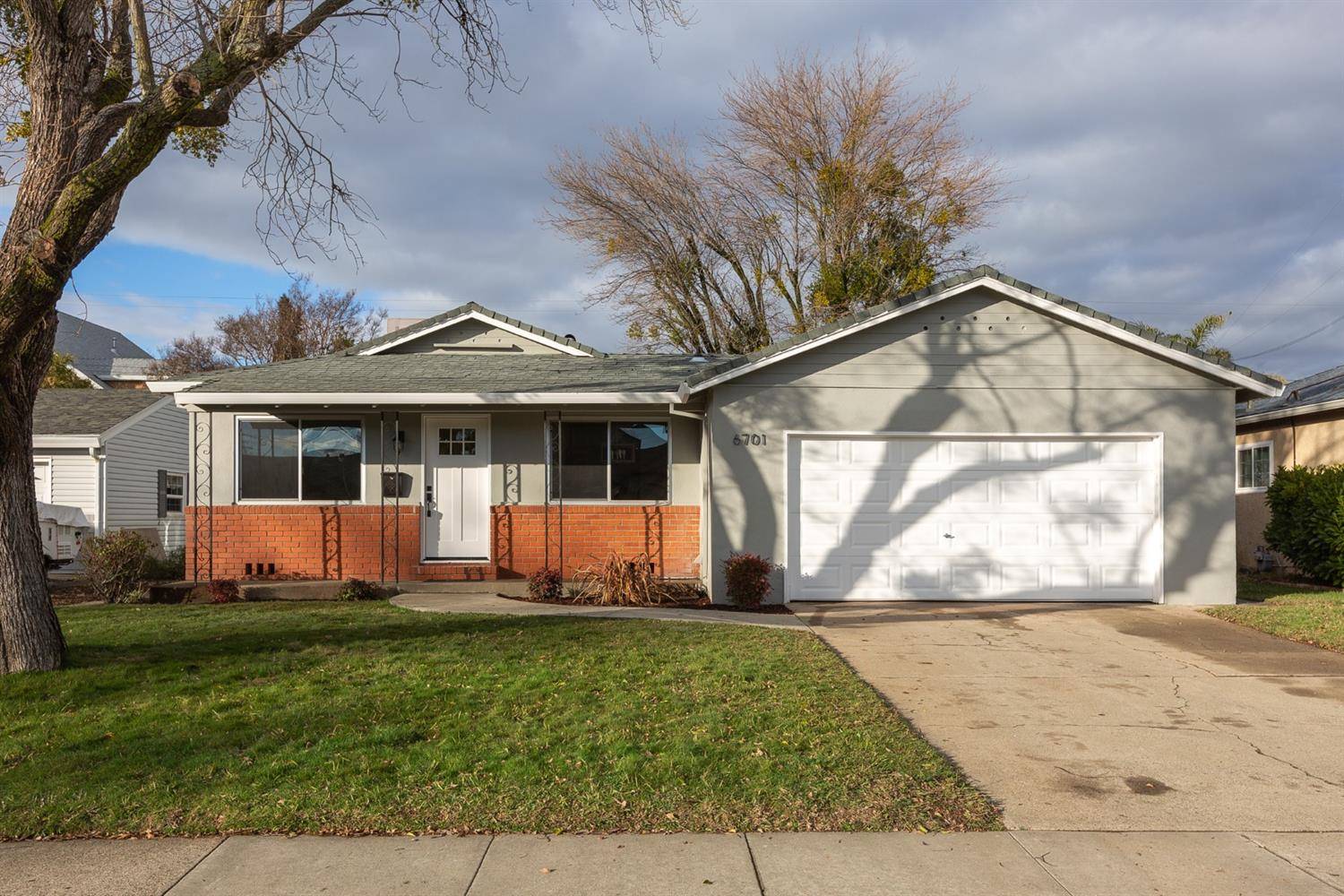 6701 37th AVE, Sacramento, CA 95824