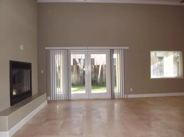 Stockton, CA 95204,418 SMITH LN