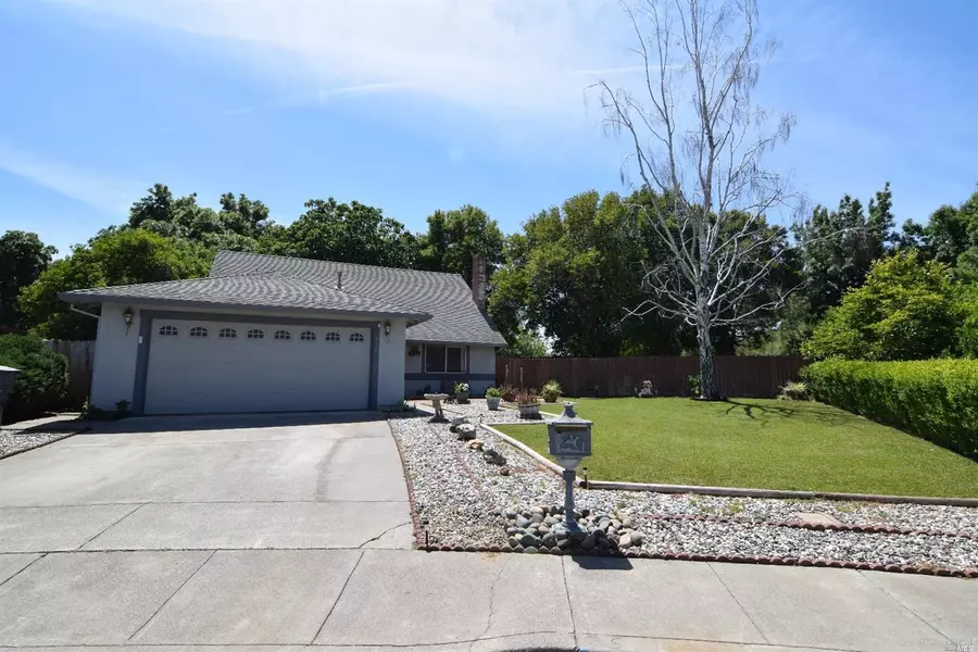 735 Berkshire CT, Dixon, CA 95620