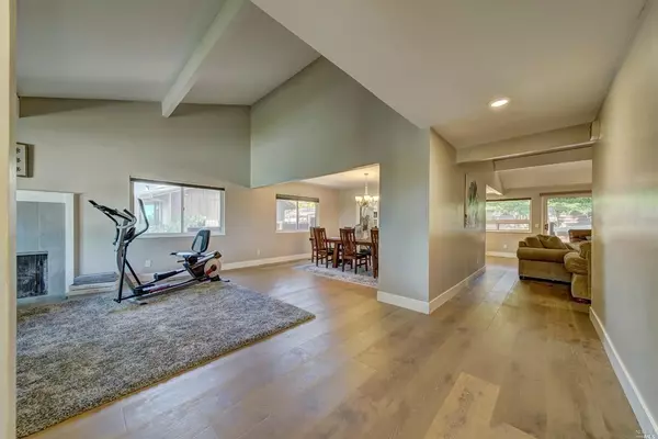 Santa Rosa, CA 95403,5060 Carriage LN