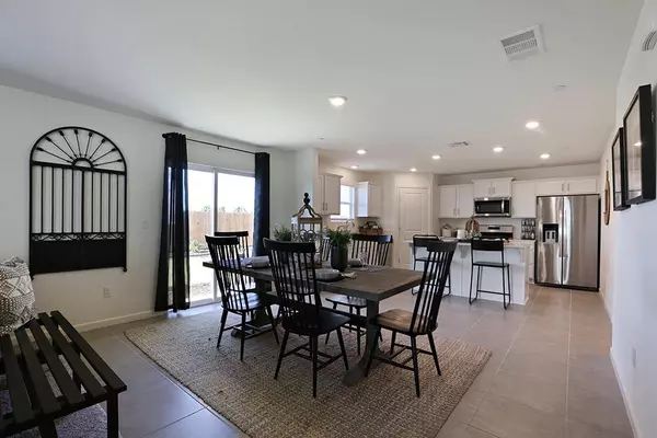 Merced, CA 95341,284 White Rim CT #24