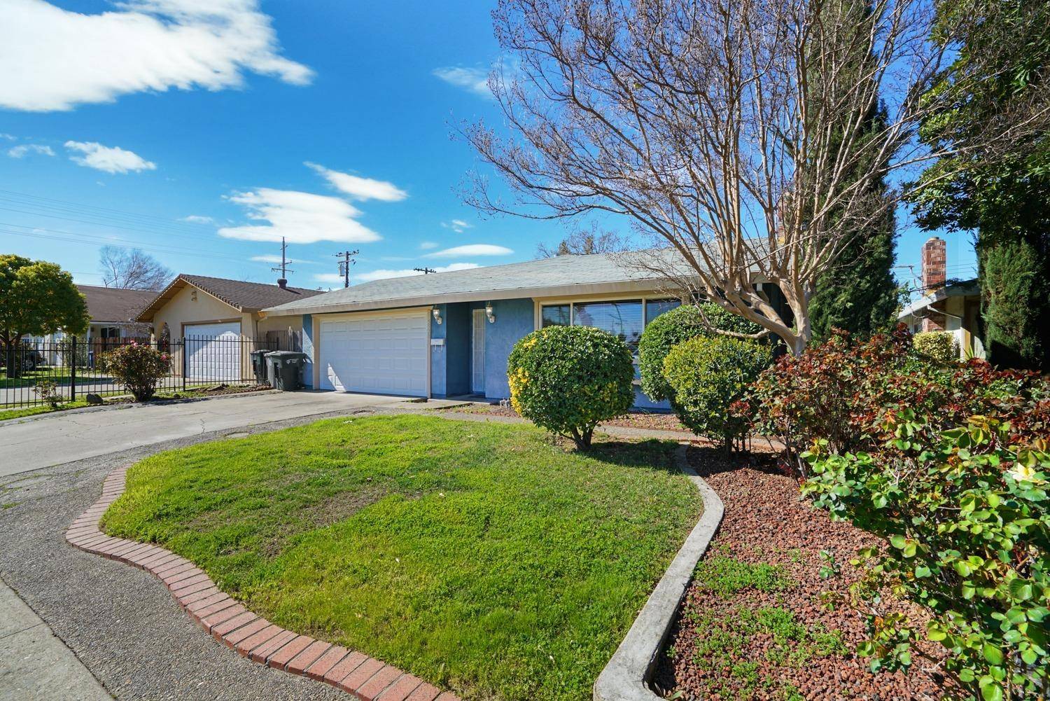 Sacramento, CA 95820,5520 Sampson BLVD