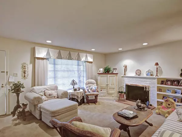 Sacramento, CA 95819,5316 Spilman AVE