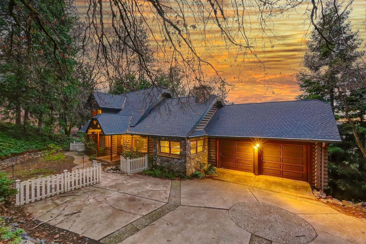 17710 Lawrence WAY, Grass Valley, CA 95949