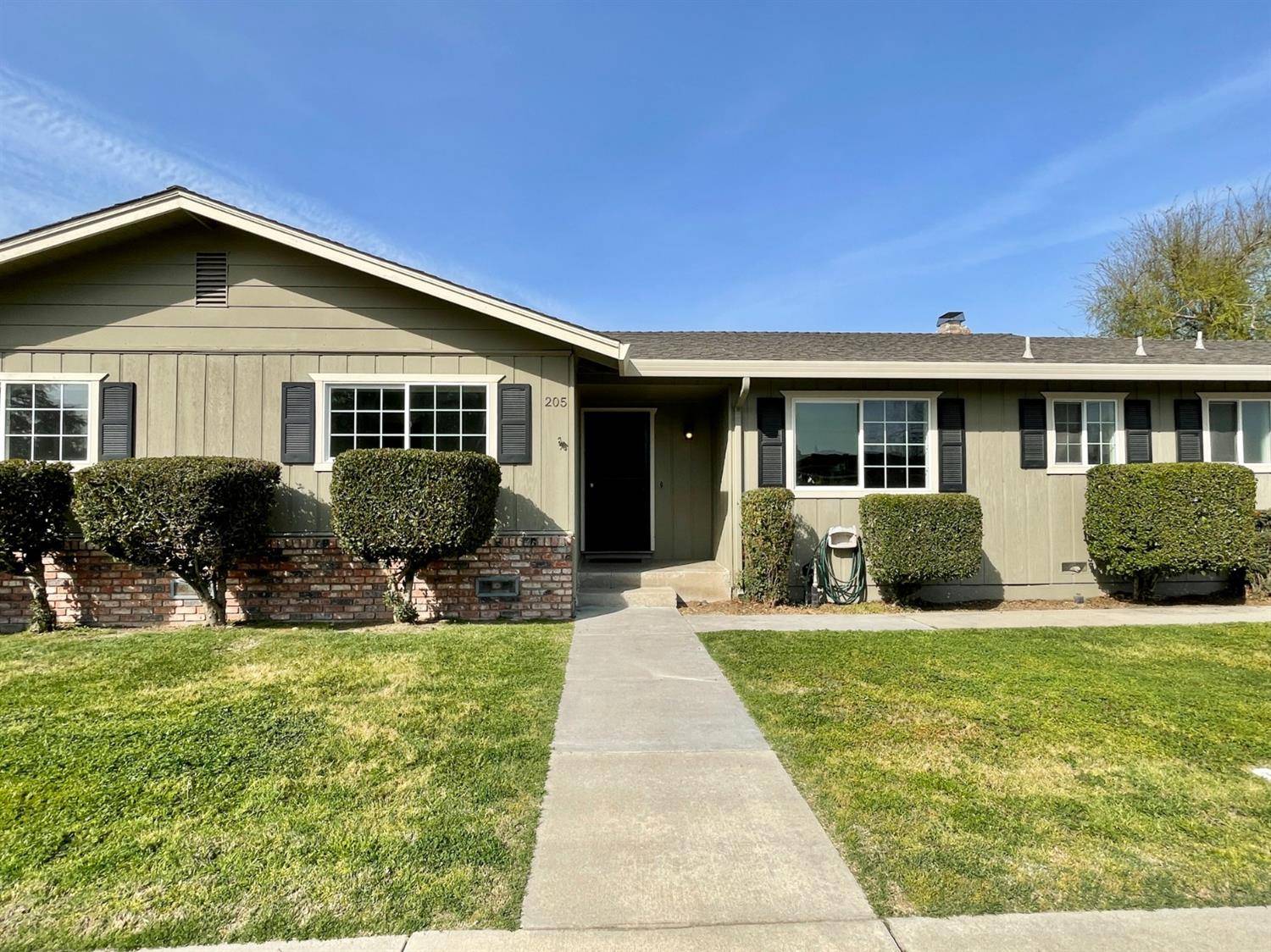205 Duke CT, Turlock, CA 95382