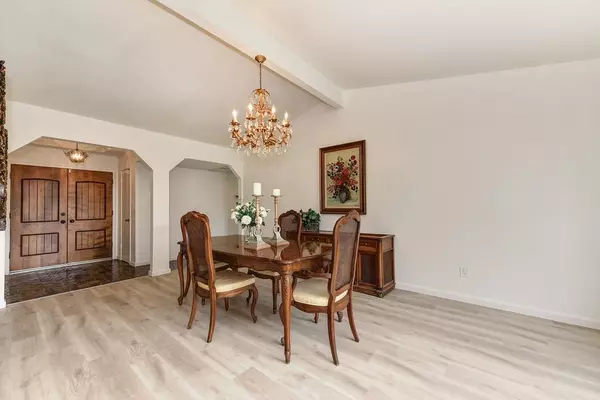 Sacramento, CA 95831,7418 Golden Oak WAY