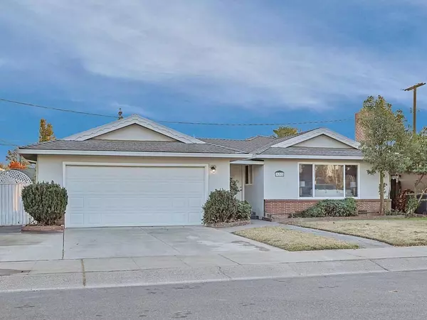 932 W Sylvia DR, Lodi, CA 95240