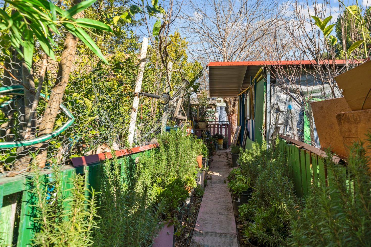 Sacramento, CA 95820,4427 15th AVE