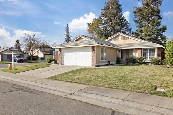 710 Summit Lakes WAY, Galt, CA 95632