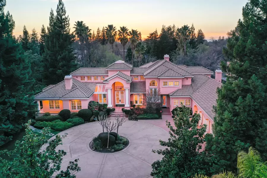 8713 Hammersmith LN, Fair Oaks, CA 95628