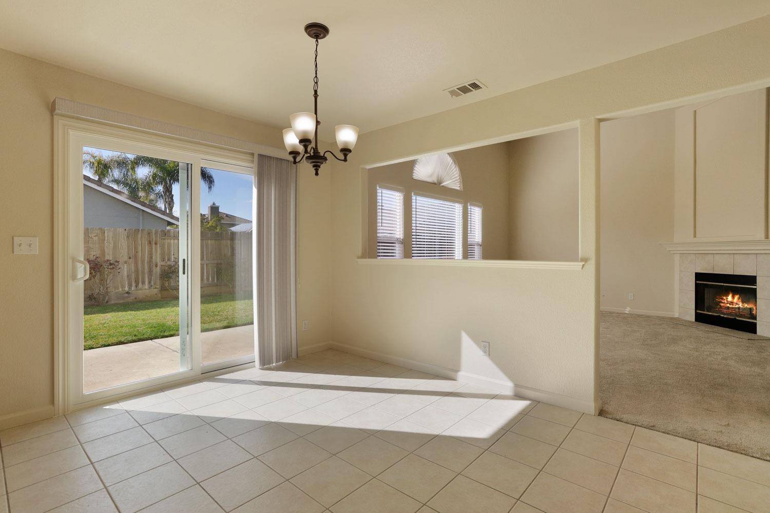 Ripon, CA 95366,1061 Joan AVE