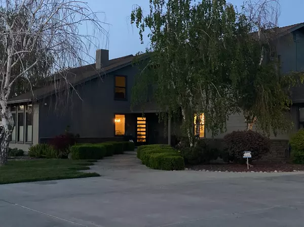 3228 Esta, Modesto, CA 95355
