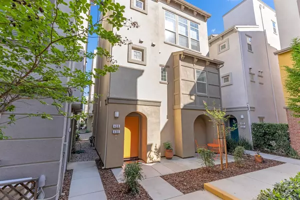 Sacramento, CA 95818,428 Tailoff LN #81