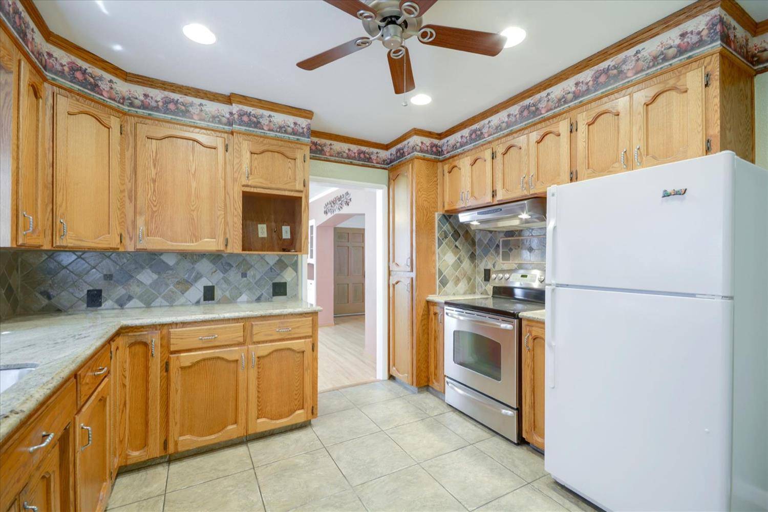 Lodi, CA 95240,914 S Pleasant AVE