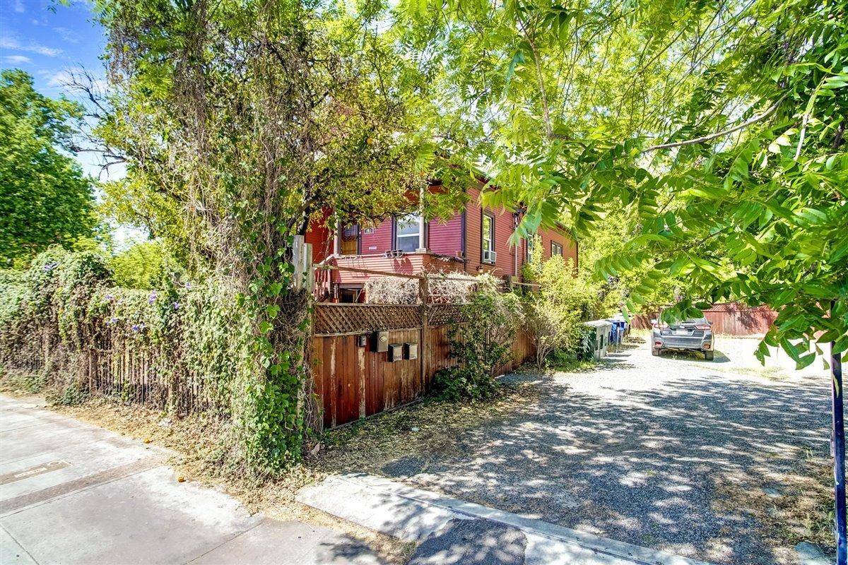 Sacramento, CA 95817,3865 Broadway