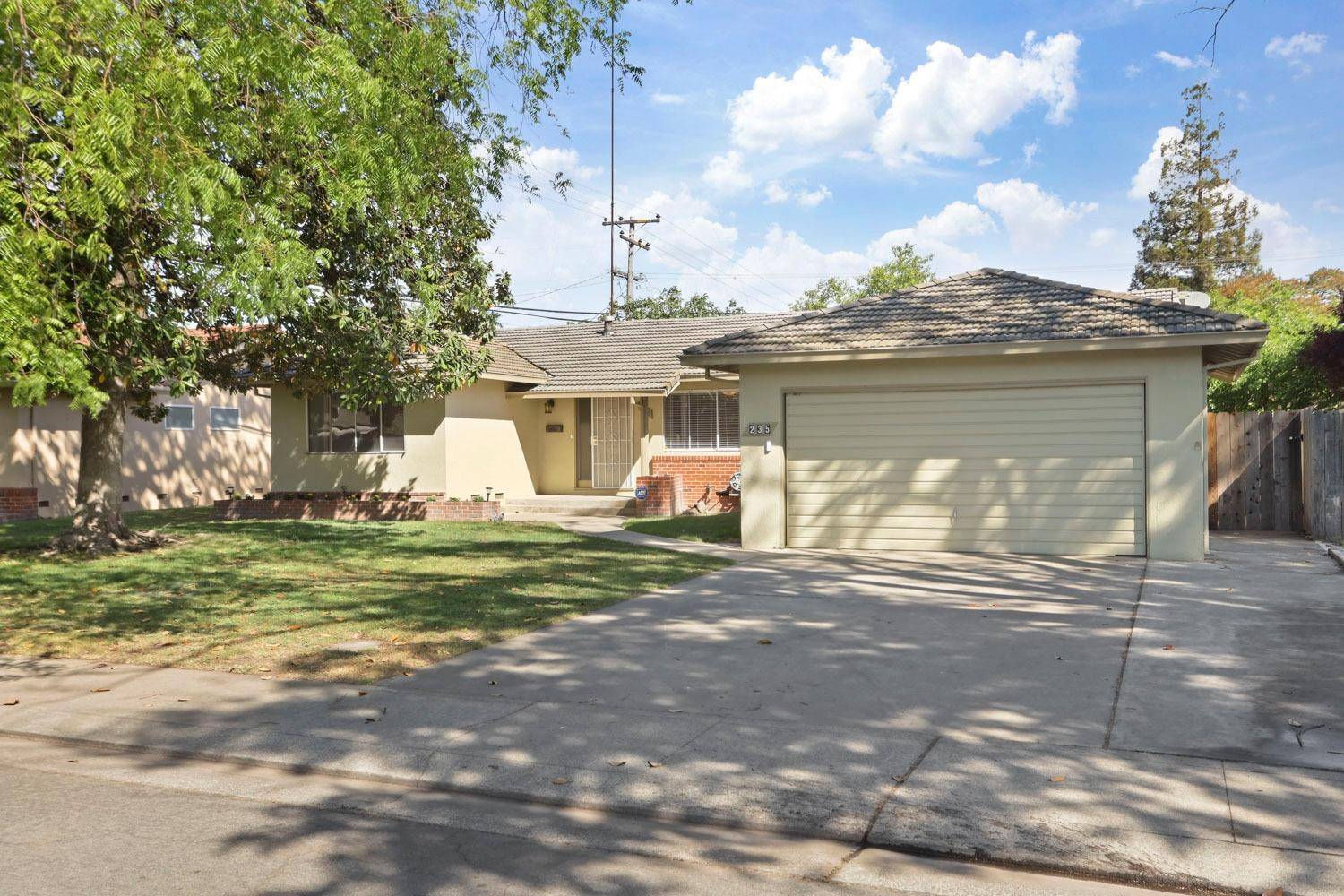Stockton, CA 95207,235 E Canterbury DR