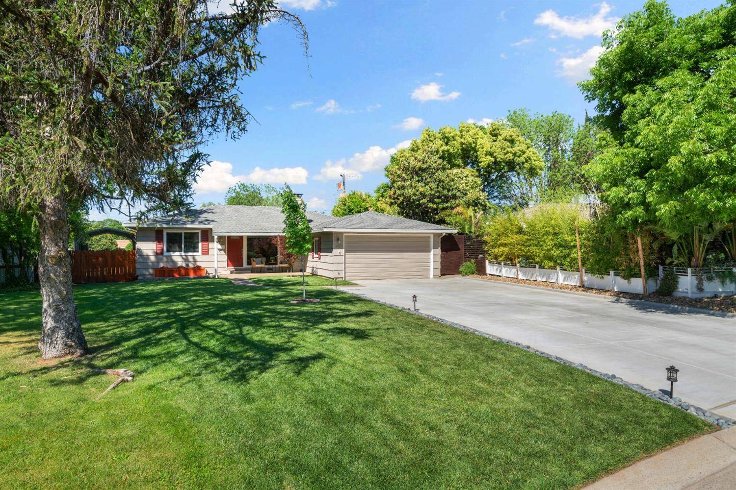 Sacramento, CA 95825,1917 Flowers ST