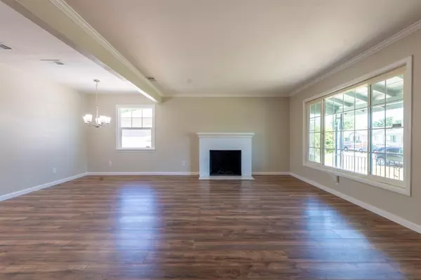 Sacramento, CA 95820,5540 Emerson RD