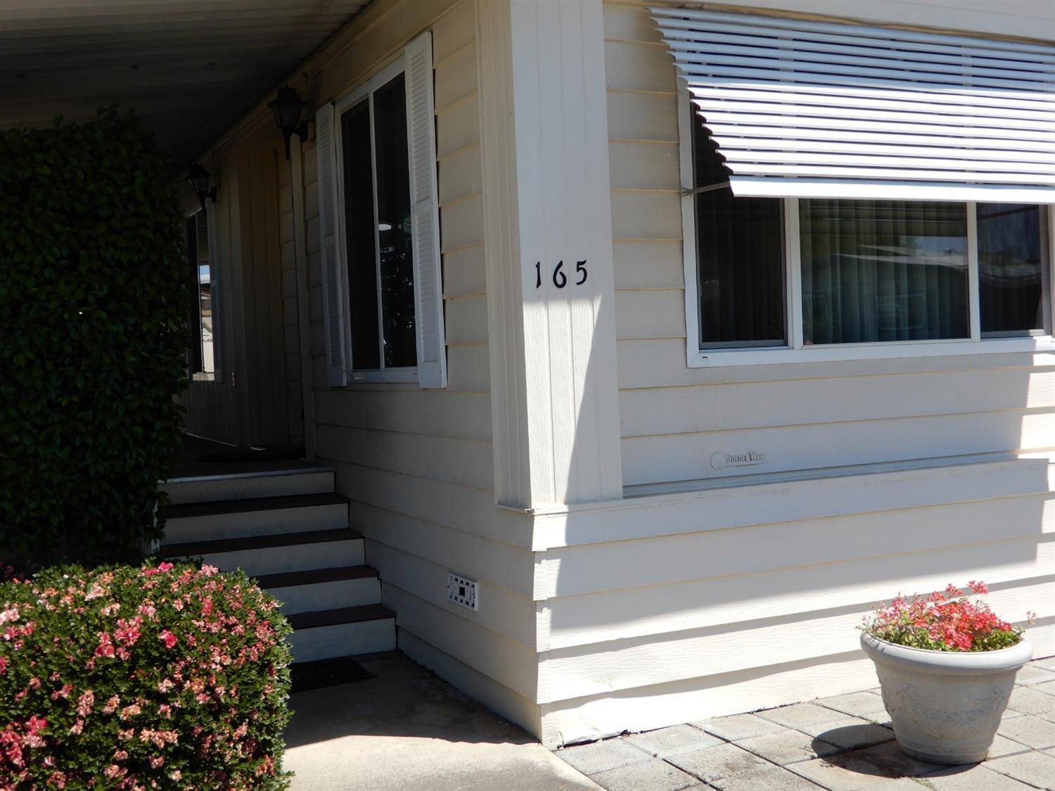 165 Lirios, Sacramento, CA 95828
