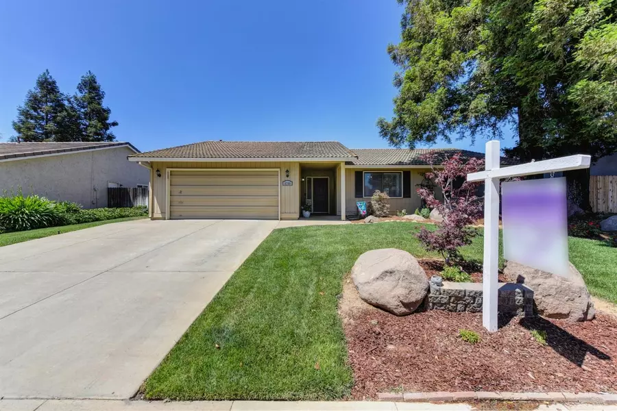 8709 Donegal Bay DR, Elk Grove, CA 95624