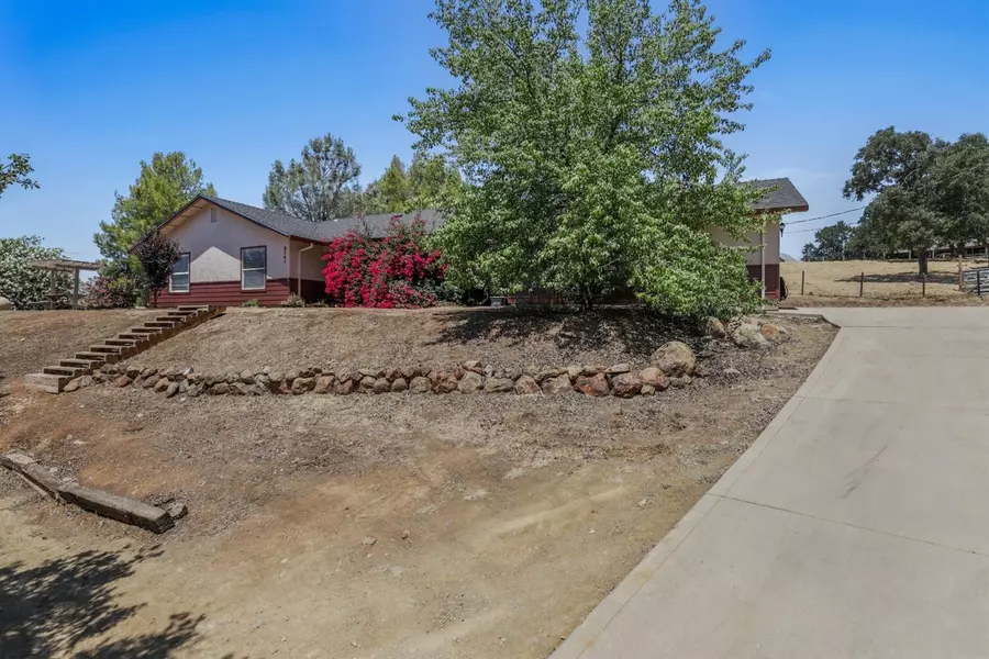 8141 Westhill RD, Valley Springs, CA 95252