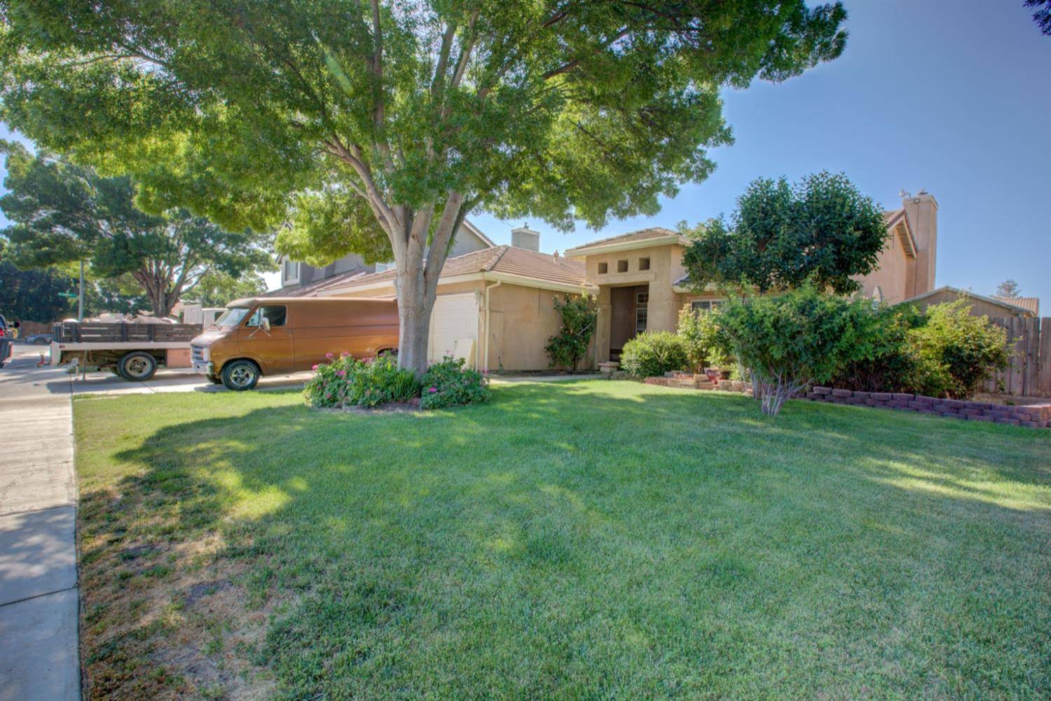 1636 Via Milano, Gustine, CA 95322