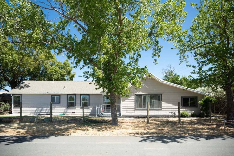 987 Country Club RD, Olivehurst, CA 95961