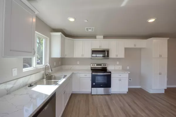 Patterson, CA 95363,320 C ST