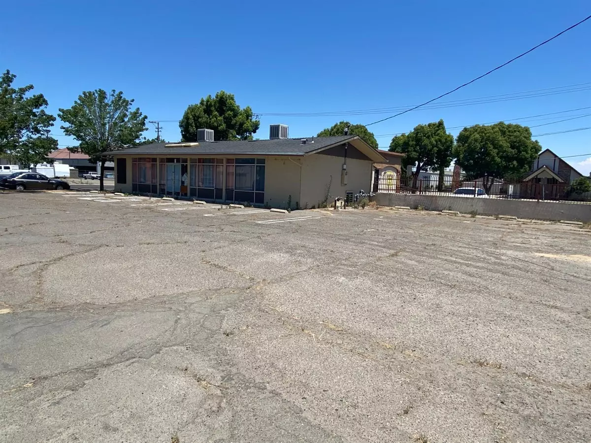 Livingston, CA 95334,1438 D ST