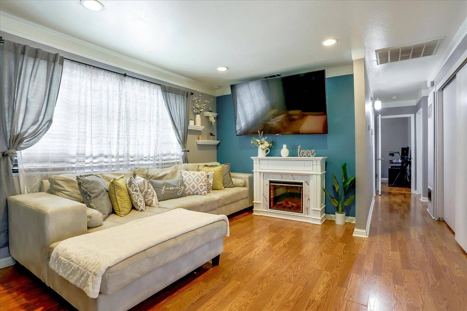 Sacramento, CA 95822,2501 Casa Linda DR