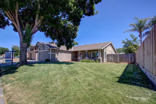 638 Lady Slipper LN, Newman, CA 95360