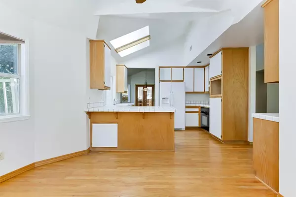 El Dorado Hills, CA 95762,1623 Lakehills DR