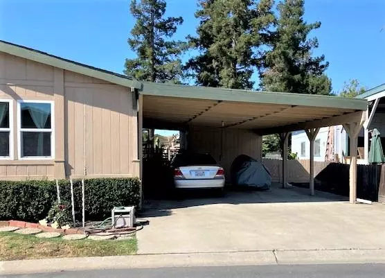 Lodi, CA 95242,13 Whispering WAY